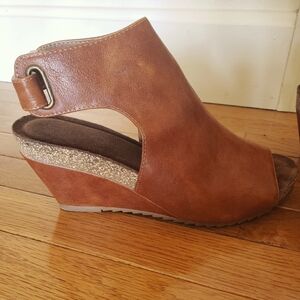 Women's Shoes, Boutique by Corkys